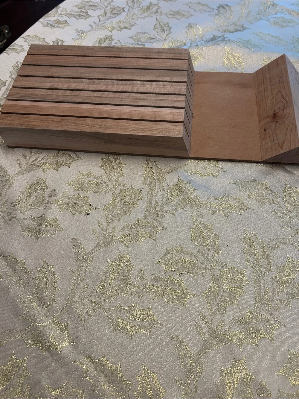 Wooden Knife Storage Block - Natural Brown